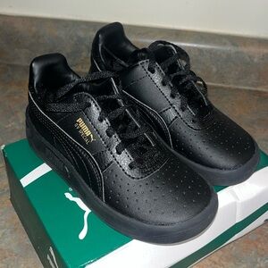 Brand new black puma sneakers GV special